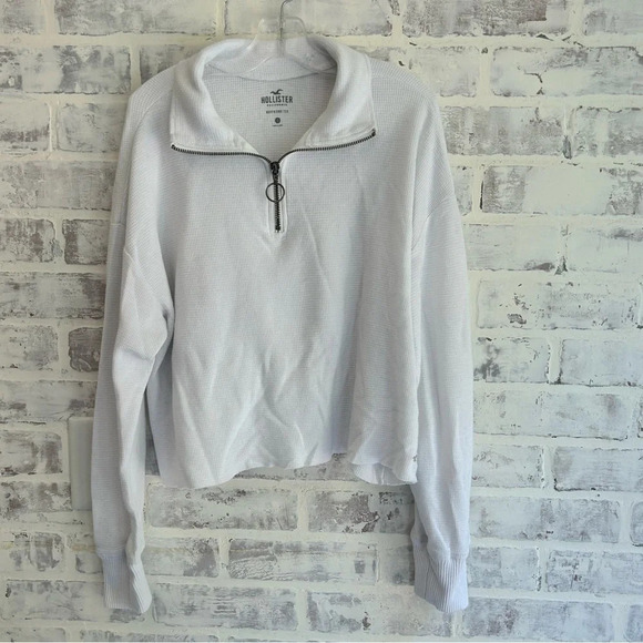 Hollister Boyfriend Tee White, Small, 1/4 Zip, Cropped Pull Over Shirt - Picture 1 of 3